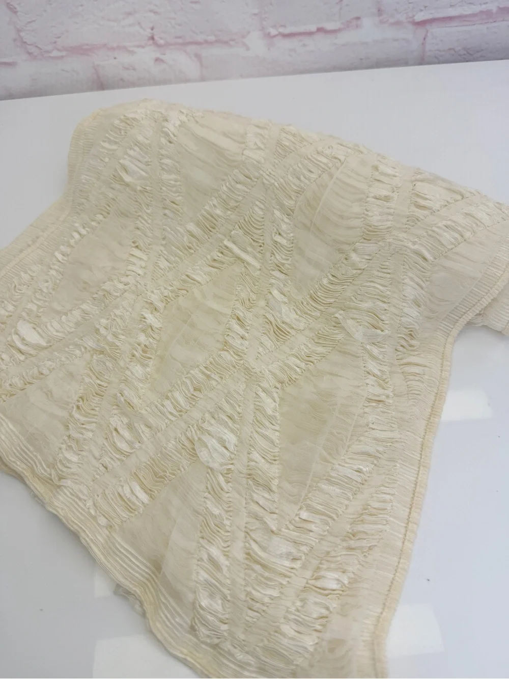 Gucci Silk Shawl Scarf Pleated Ivory